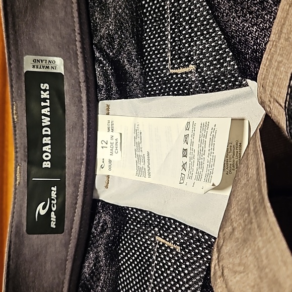 RIP CURL BOY'S BOARDWALK SHORTS: VARIOUS SIZES - Picture 7 of 12